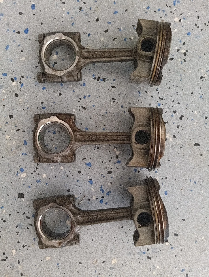 Honda CBR954RR 2003 CBR 954 RR pistones con bielas Foto 1 de 4