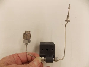 Waters 717 Strain Gauge Pressure Transducer P3 - Picture 1 of 6