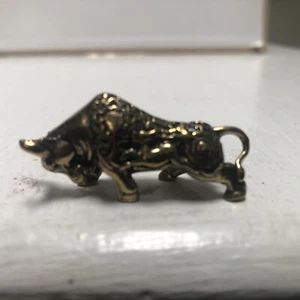 Messing Stier Figur massiv klein Stier Statue Haus Ornament Tierfiguren - Bild 1 von 6