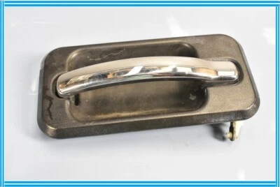 2004 03 04 05 07 HUMMER H2 MAÇANETA TRASEIRA DIREITA EXTERNA CROMADA FABRICANTE DE EQUIPAMENTO ORIGINAL 15104795 - Imagem 1 de 4