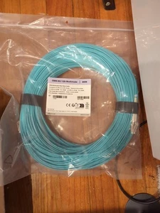 Câble patch fibre optique OM4 LC vers LC multimode duplex 50/125 Aqua LC LC 65M - Photo 1/2