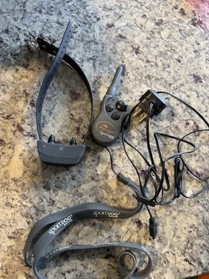 SportDOG FieldTrainer 425X 500 Yard e-Collar with Remote Dog Training System - Image 1 of 2