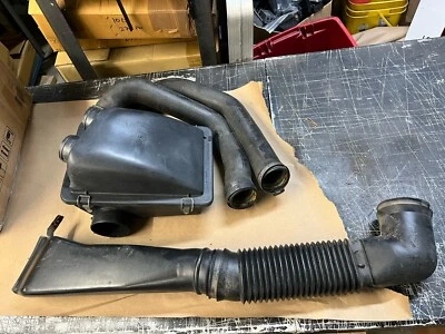 Purificador de aire Ford Truck Bronco 1985 1986 85 86 con tubos 5,0 302 EFI Foto 1 de 4