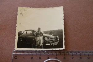 tolles altes Foto - Familie vor Oldtimer Skoda 440 Spartak 1959 - Picture 1 of 4