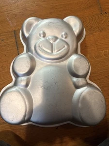 Vintage 1982 Wilton #502-3754 Huggable Teddy Bear Aluminum Cake Pan Retired - Picture 1 of 2
