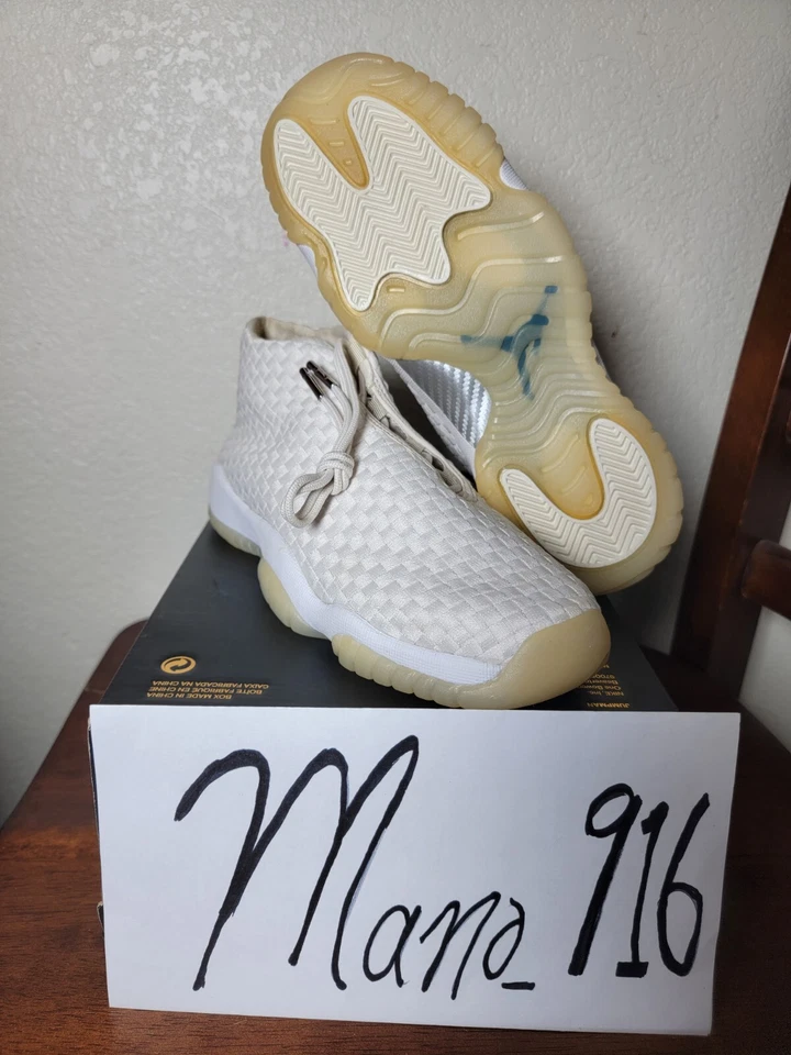 🟡⚪️Jordan Future Phantom (GS) Talla 6.5Y✅️656504-002 Totalmente Nuevo con caja original  Foto 1 de 4