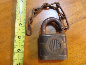 Vintage Yale Y&T Cloverleaf Brass Padlock Lock ~ No Key - Picture 1 of 4