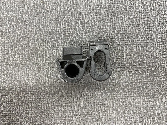 68112784AA 2015-21 PROMASTER CITY Capucha Prop Rod Clip Foto 1 de 4