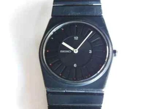 Seiko 5P30-6B70 Quartz 80s Black Dial 32mm Antique Men's watch - Picture 1 of 6