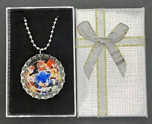 Sonic The Hedgehog / Trendige Kronkorkenkette / in Geschenkbox / Geschenk - Bild 1 von 1