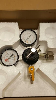 Regulador de doble calibre Kegco KC YH-762 Foto 1 de 4