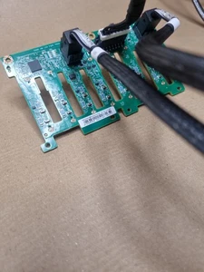8-portowa plandeka SAS/SATA 01GV283 (bez oryginalnego opakowania) z kablem – do 2,5" HDD/SSD - Zdjęcie 1 z 2