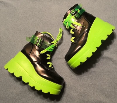 Botas al tobillo ligeras punk/góticas negras con correa con cordones verde neón plataforma EE. UU. 6 Foto 1 de 4