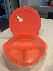 Tupperware Coral CrystalWave BowlMicrowave Divided Container Vented 10" 3284C-1 - Picture 1 of 4