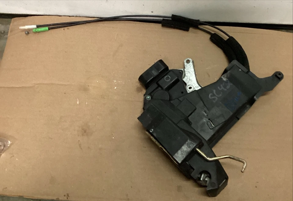 02-10 LEXUS SC430 FRONT DRIVER LEFT SIDE DOOR LOCK LATCH ACTUATOR OEM - Image 1 of 1
