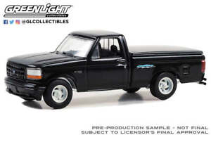 Greenlight 1994 Ford F-150 SVT Lightning with Tonneau Bed Cover Black 30469