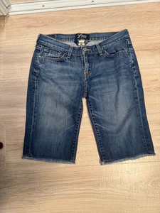 Lucky Brand Women Shorts 8/29 Blue Bermuda Denim Inseam 12"Mid Rise Medium Wash - Picture 1 of 3