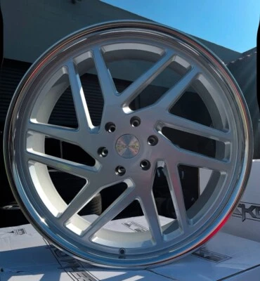 4- Esko Wheels Esko2, 24x9/24x11Silver Face Polished Lip 6x139.7 - Image 1 of 4