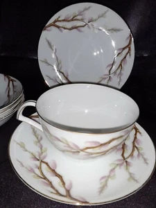 9 Pc. Vintage NARUMI CHINA Spring Willow Pattern Cup, Saucers and Berry Bowls - Picture 1 of 8