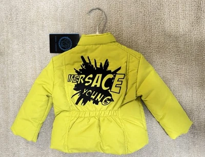 Chaqueta de bebé Young Versace, talla 6M, abrigo acolchado amarillo, estampado de logotipo, Italia, nueva con etiquetas Foto 1 de 4
