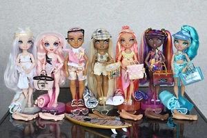 KOMPLETT Pazifikküste Rainbow High Simone Margot Finn Hali Phaedra Harper Bella - Bild 1 von 4