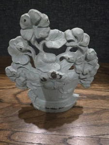 Antique Hubley Cast Iron Cosmos Flower Basket Doorstop - Picture 1 of 4
