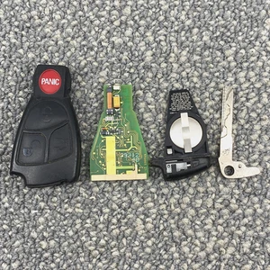 Mercedes Key Fob Remote 4 Button – IYZ 3312 – OEM Keyless For Parts - Picture 1 of 7