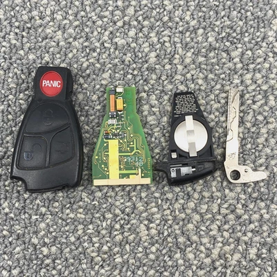 Mercedes Key Fob Remote 4 Button – IYZ 3312 – OEM Keyless For Parts - Image 1 of 4