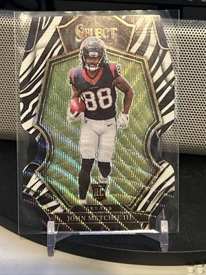 2022 PANINI SELECT FOOTBALL JOHN METCHIE III PREMIER LEVEL ZEBRA PRIZM DIE CUT - Image 1 of 2