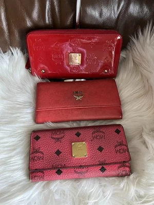 Juego de tres billeteras MCM para mujer Foto 1 de 4