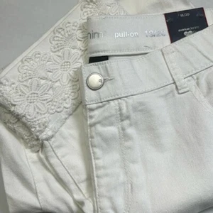 Avenue Denim Pull On White Pants Floral Lace Hem Womens Plus Size 18/20 NWT - Picture 1 of 10