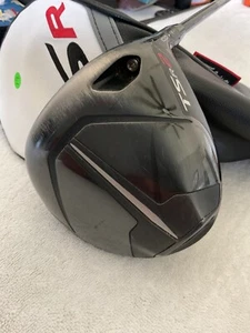 Titleist TSR2 10* driver RH #19 - Picture 1 of 6