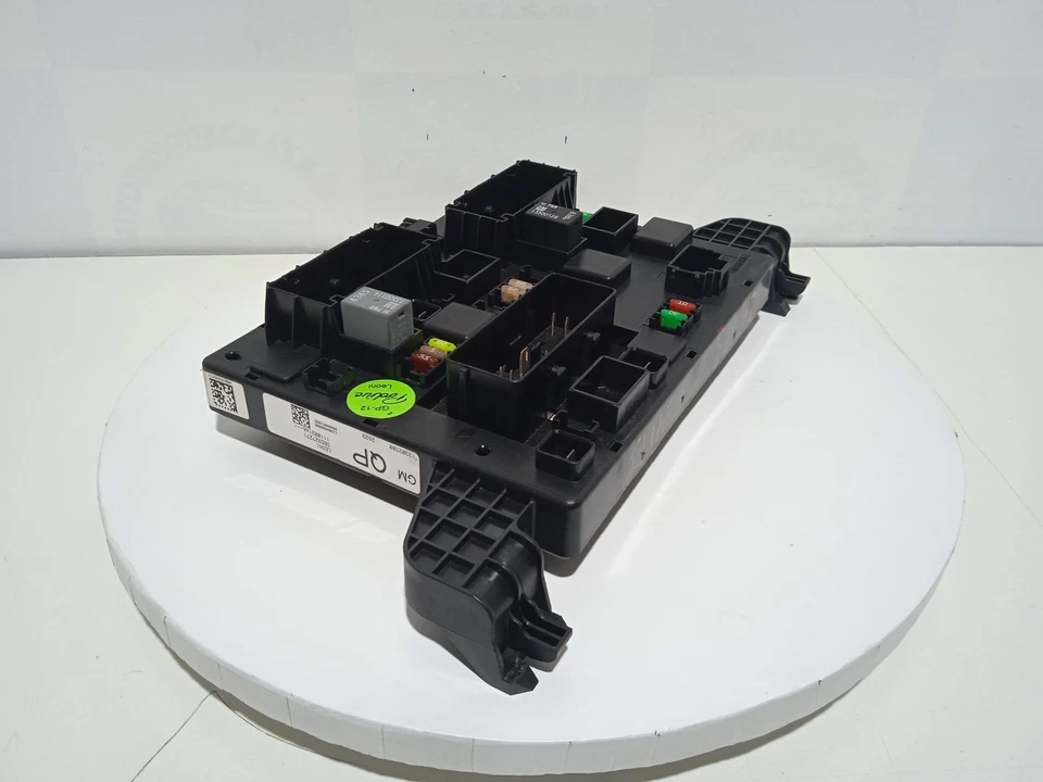 365927271 Caja Reles/Fusibles para OPEL ASTRA J BERLINA 5P Cosmo 2010 3163331 - Imagen 1 de 4