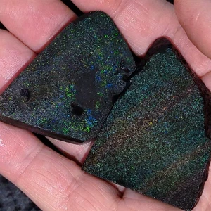 Ópalo de matriz de hadas áspero 250 quilates 2 rebanadas de Winton Queensland (50 g, 1,77 oz) - Imagen 1 de 5