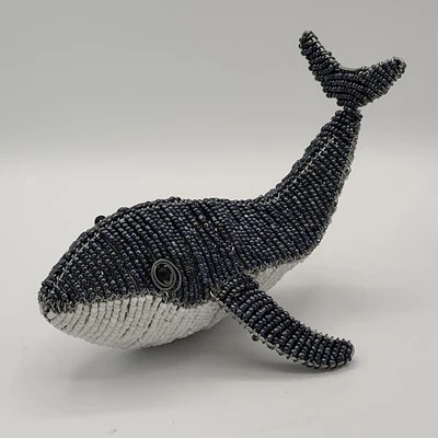 Escultura grande hecha a mano de alambre con cuentas jorobado ballena animal 7,5" L x 4,75" H Foto 1 de 4