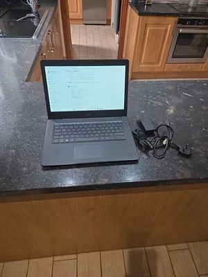 Dell Latitude 3490 14" HD Intel Core i3 7th Gen 4GB RAM 224GB SSD Windows 11 Pro - Image 1 of 4