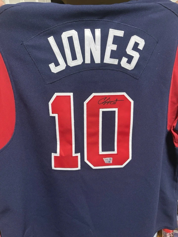 Chipper Jones 签名 Mitchell & Ness 亚特兰大勇士队球衣 狂热分子 COA 美国职棒大联盟名人堂 — 第 1/4 张图片