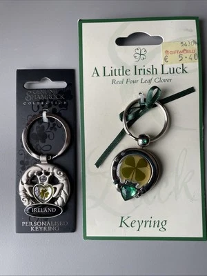 Lote De 2 Llaveros Geniune Cuatro Hojas Trébol Buena Suerte Dije Etiqueta -NUEVO Irlanda Foto 1 de 4