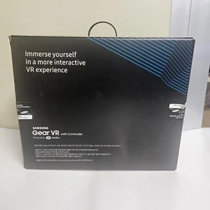 Samsung Gear VR Headset with Controller Powered by Oculus SM-R3250 Fedex Ship - Picture 1 of 5