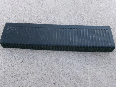 96-98 Jeep Grand Cherokee Placa de umbral de puerta trasera derecha Panel de protección Foto 1 de 4