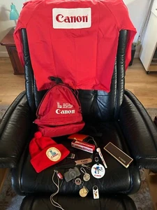 Canon Cameras Collectibles Lot - 16 Pieces - Pens, Keychains, Clothing, Backpack - Picture 1 of 16