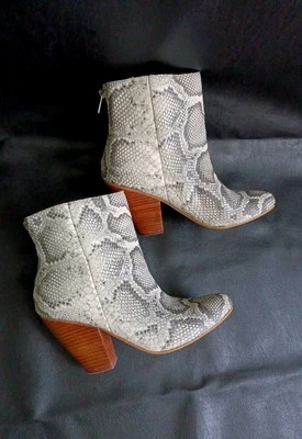 IMPRESIONANTES Botas al Tobillo Corso Como Simba Gris Piel de Serpiente Cuero Para Mujer Talla 7.5 Foto 1 de 4