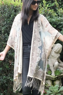 Beige Sheer Paisley Bandana Medallion Burnout Fabric Kimono Top One Size  - Imagem 1 de 3