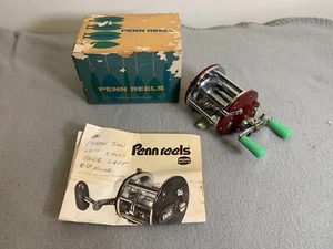 CARRETE DE PESCA VINTAGE PENN PEER 109 ms RARO VERDE AZULADO VERDE mango necesita algo de trabajo - Imagen 1 de 10