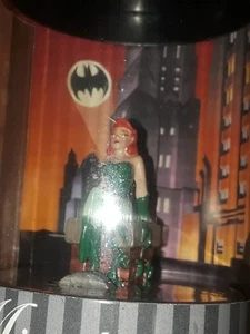 WARNER BROS POISON Ivy Miniature Mini-STATUE MIB! From BATMAN ANIMATED FIGURE - Picture 1 of 4