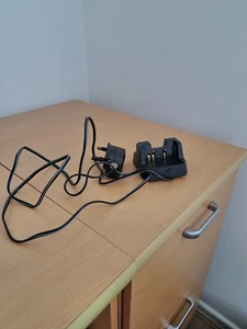 Yaesu CD 47 Desk Top Charger and Mains Psu - Zdjęcie 1 z 2