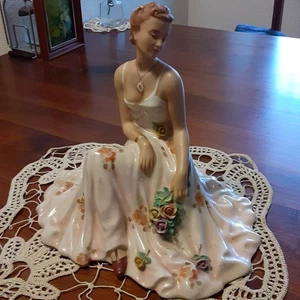 Rare Antique Royal Dux Figurine 'Dress Woman' Excellent Condition - Picture 1 of 9