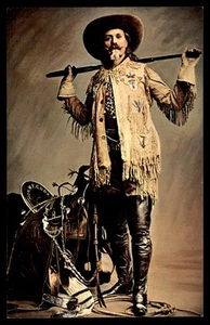 AK Buffalo Bill Cody mit Sattel und Gewehr - Bild 1 von 2