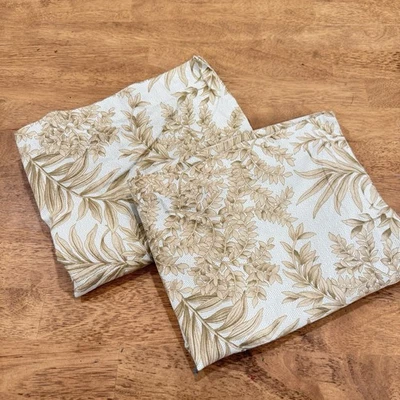 Juego de 2 fundas de almohada Pottery Barn blancas bordadas florales cuadradas en euros Foto 1 de 4