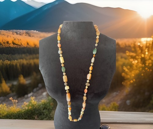 VETEMENTS Collana di perle vintage pietre lucide fredde. Bellissimo 38 pollici con chiusura a vite